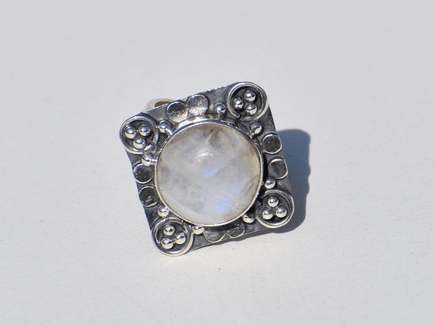 Rainbow Moonstone Ring, Birthstone Ring, Round Gemstone, Statement Ring, Women's Jewelry, Boho Ring, Vintage Ring, Gift For Her, Silver Ring
