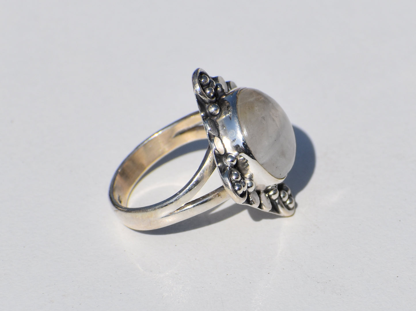 Rainbow Moonstone Ring, Birthstone Ring, Round Gemstone, Statement Ring, Women's Jewelry, Boho Ring, Vintage Ring, Gift For Her, Silver Ring
