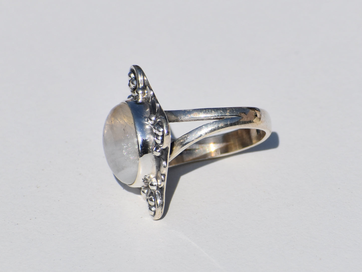 Rainbow Moonstone Ring, Birthstone Ring, Round Gemstone, Statement Ring, Women's Jewelry, Boho Ring, Vintage Ring, Gift For Her, Silver Ring