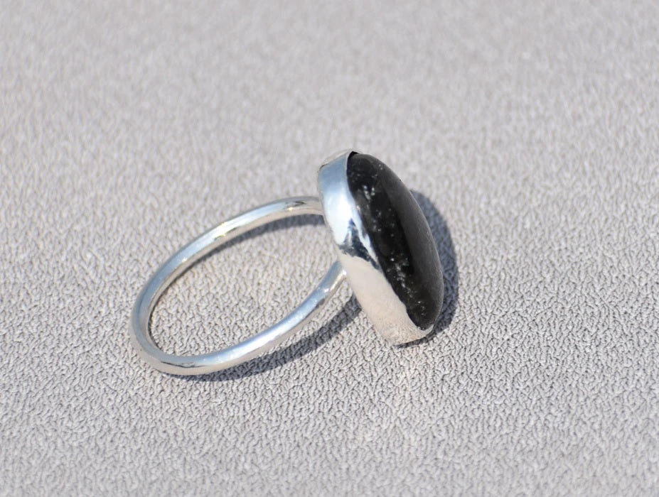 Oval Labradorite Ring, 925 Sterling Silver Ring, Natural Labradorite Ring, Green Labradorite Ring, Statement Ring, February Birthstone Ring