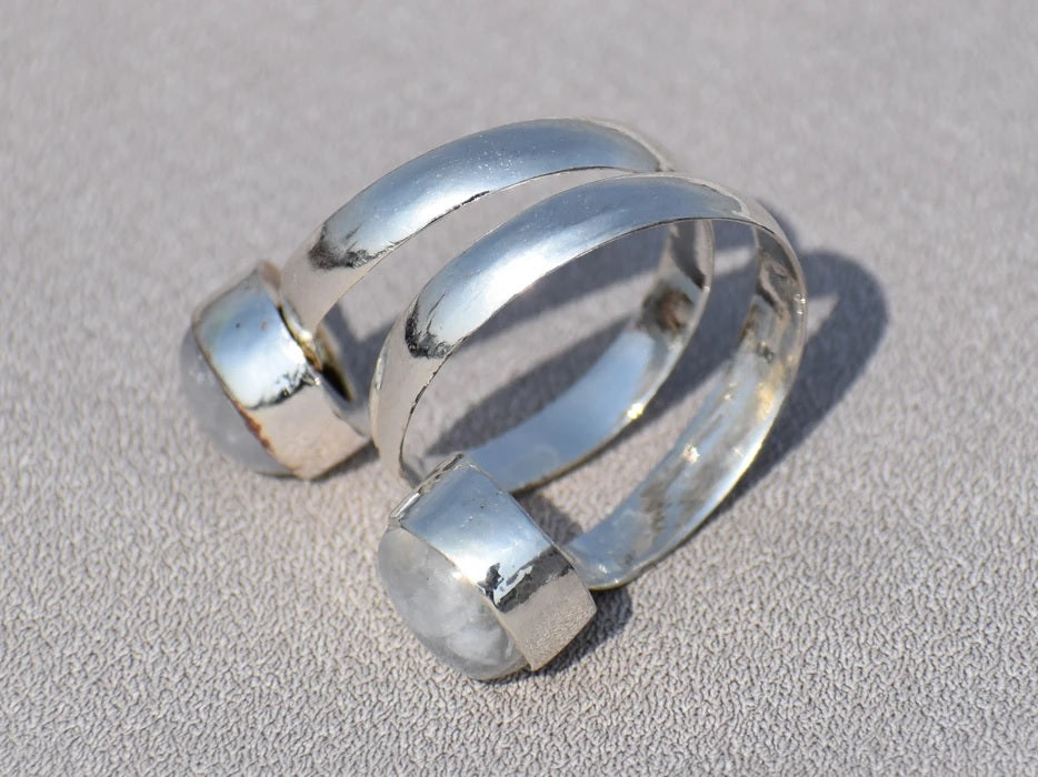Moonstone Ring, Spiral Ring, Adjustable Ring, Sterling Silver Ring, Handmade Ring, Coil Ring, Natural Moonstone, Round Moonstone, Gift Ring