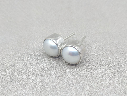 Pearl Earring, Sterling Silver Pearl Earring, Birthstone Earring, Zodiac Earring, Round Pearl Studs, Soliatire Jewelry, Silver Women Jewelry