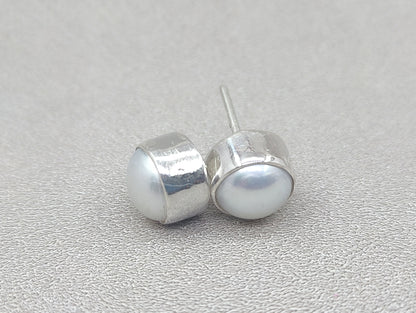 Pearl Earring, Sterling Silver Pearl Earring, Birthstone Earring, Zodiac Earring, Round Pearl Studs, Soliatire Jewelry, Silver Women Jewelry