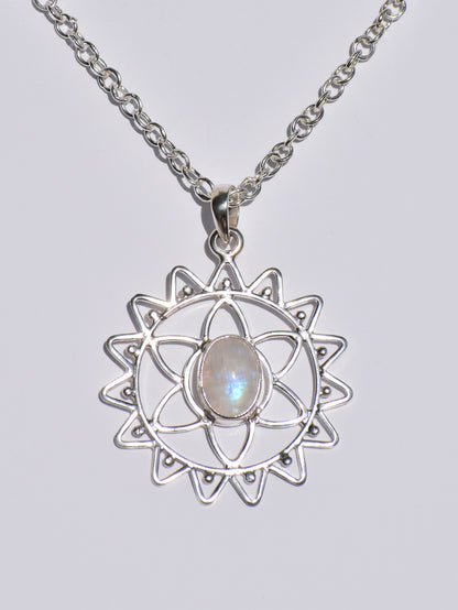 Moonstone Pendant, 925 Sterling Silver Pendant, Handmade Pendant, Healing Gemstone, Solitaire Jewelry, Women Accessory, 925 Silver Necklace