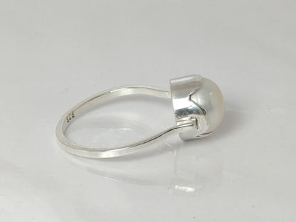 Pearl Ring, Gemstone Ring, Sterling Silver Ring, Handmade Ring, Vintage Jewelry, Unisex Ring, Birthstone Ring, Stone Ring, Anniversary Gift