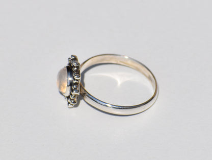 Rainbow Moonstone Ring, 925 Silver Ring, Round Gemstone, Natural Moonstone, Zodiac Ring, Unisex Ring, Bohemian Ring, Statement Ring, Jewelry