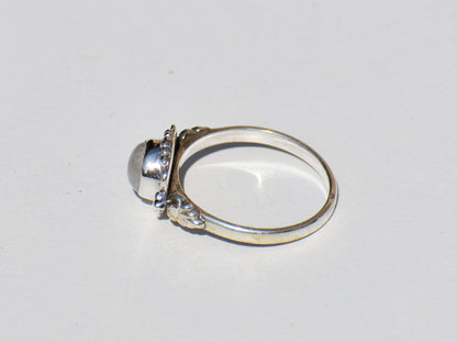Moonstone Ring, Sterling Silver Ring, Round Gemstone, Statement Ring, Handmade Ring, Anniversary Ring, Precious Ring, Promise Ring, Gift Her