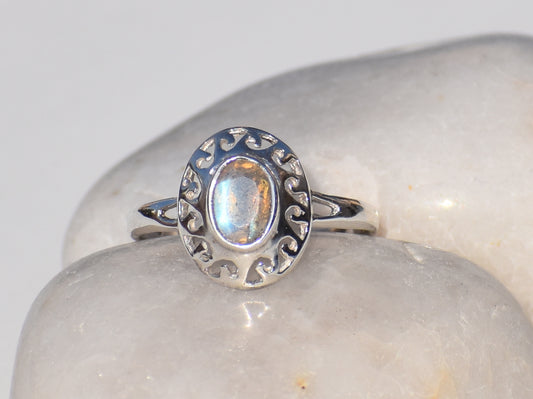 Labradorite Ring, Sterling Silver Ring, Oval Gemstone, Birthstone Ring, Statement Ring, Precious Ring, Handmade Ring, Valentine Gift, Gift Her
