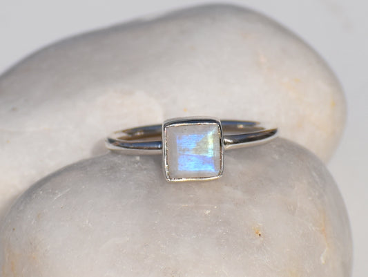 Rainbow Moonstone Ring, Natural Moonstone, Birthstone Ring, Blue Fire Moonstone, Bohemian Ring, Wedding Ring, Statement Ring, Gift For Her