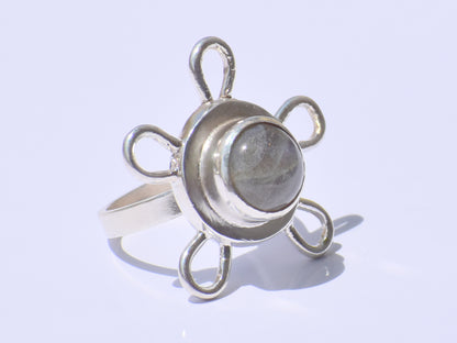 Labradorite Ring, Round Labradorite Ring, Flower Design Ring, Zodiac Ring, Healing Gemstone, Boho Ring, Anniversary Gift, 925 Silver Jewelry