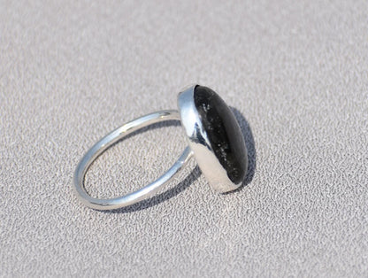Oval Labradorite Ring, 925 Sterling Silver Ring, Natural Labradorite Ring, Green Labradorite Ring, Statement Ring, February Birthstone Ring